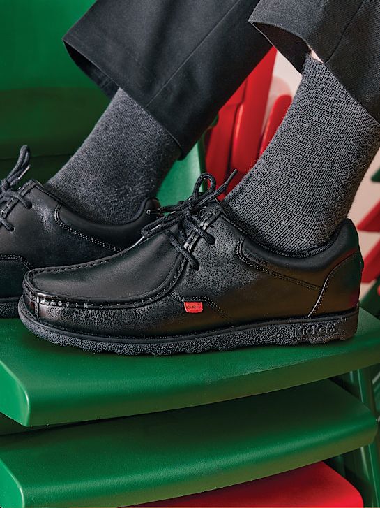 kickers escola sapato baixo sapato preto deichmann